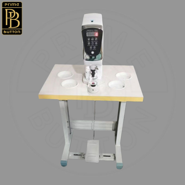 M&aacute;quinas y Moldes